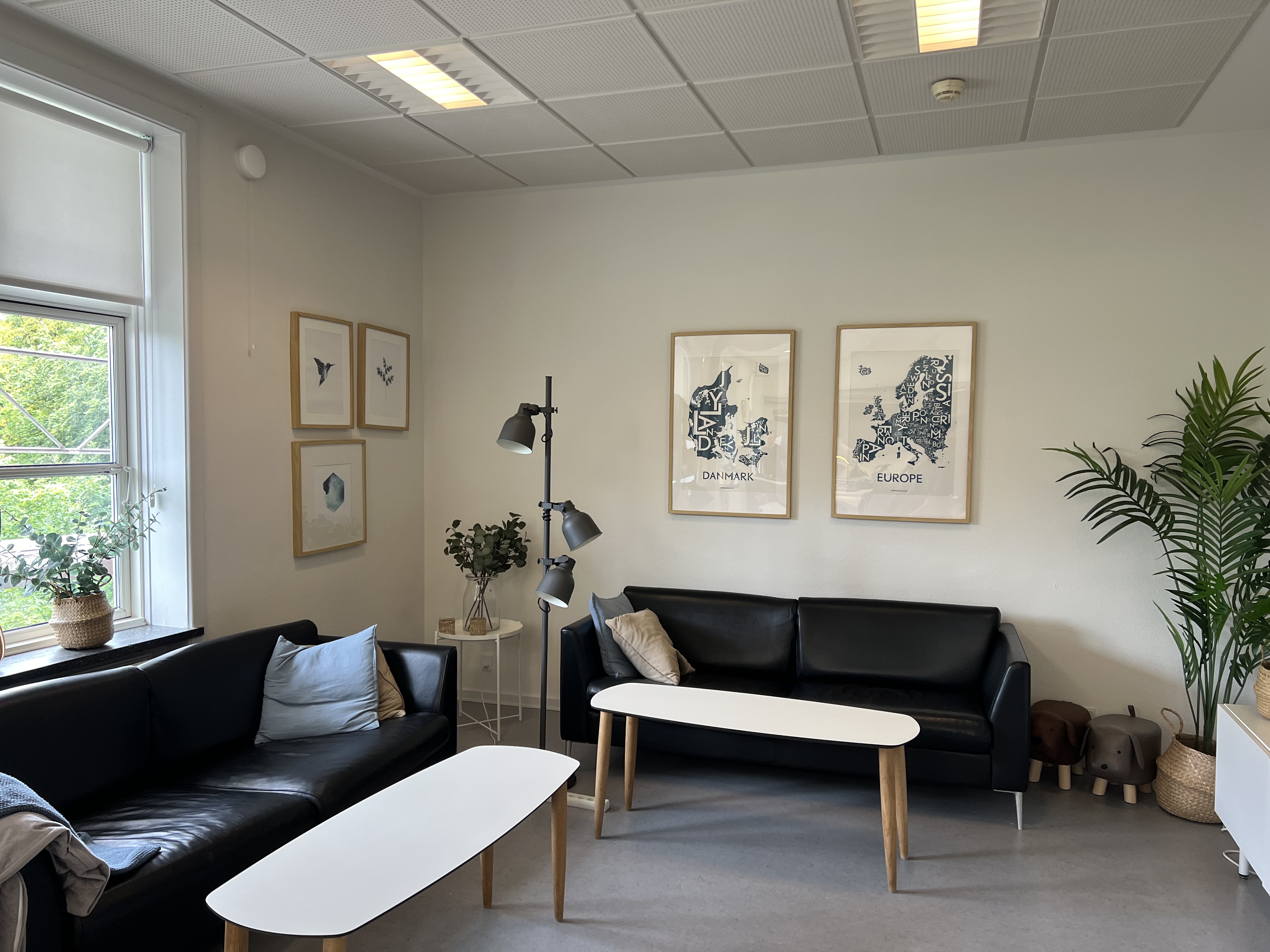 Nøddehuset - stue med sofagruppe