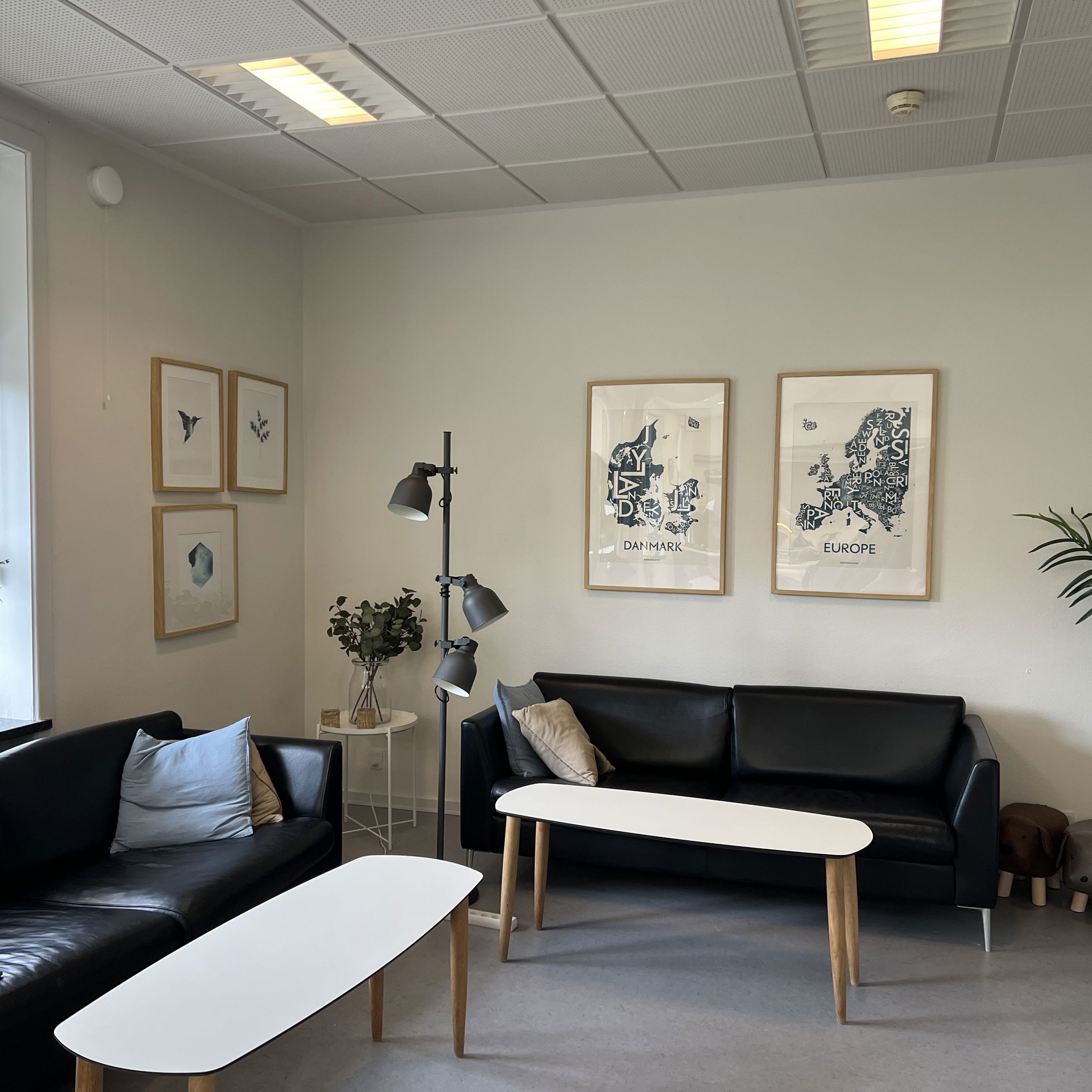 Nøddehuset - stue med sofagruppe