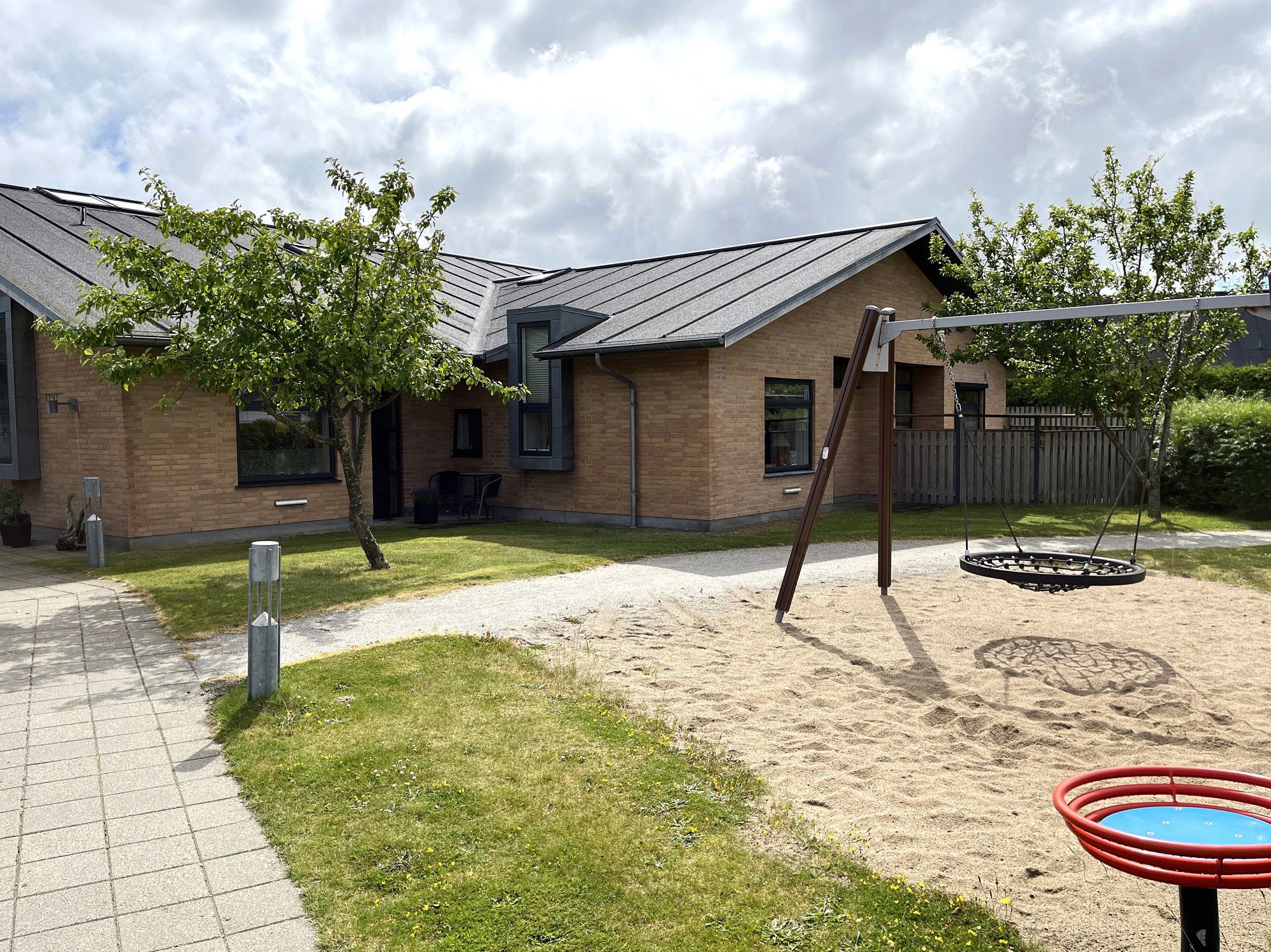 Hobbitten med legeplads