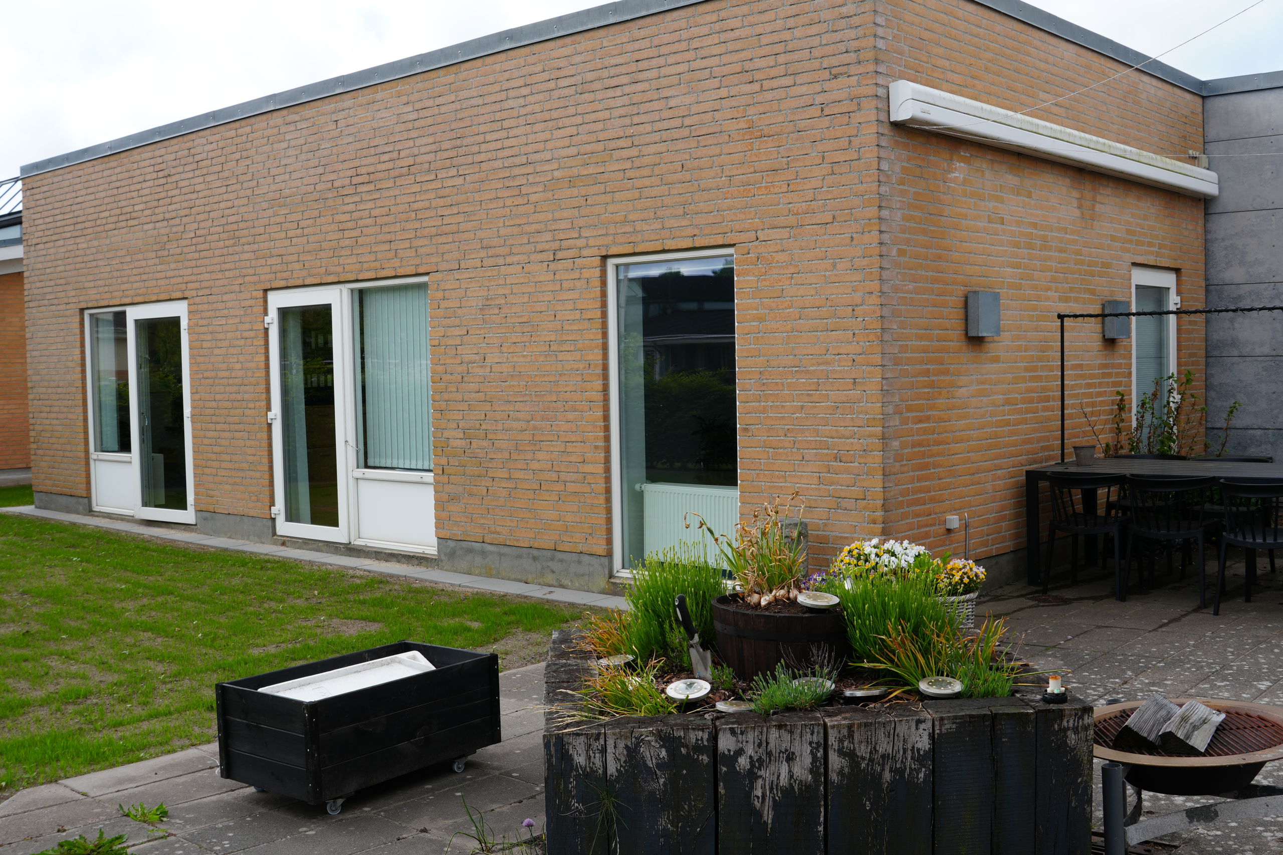 Valmuehaven udefra