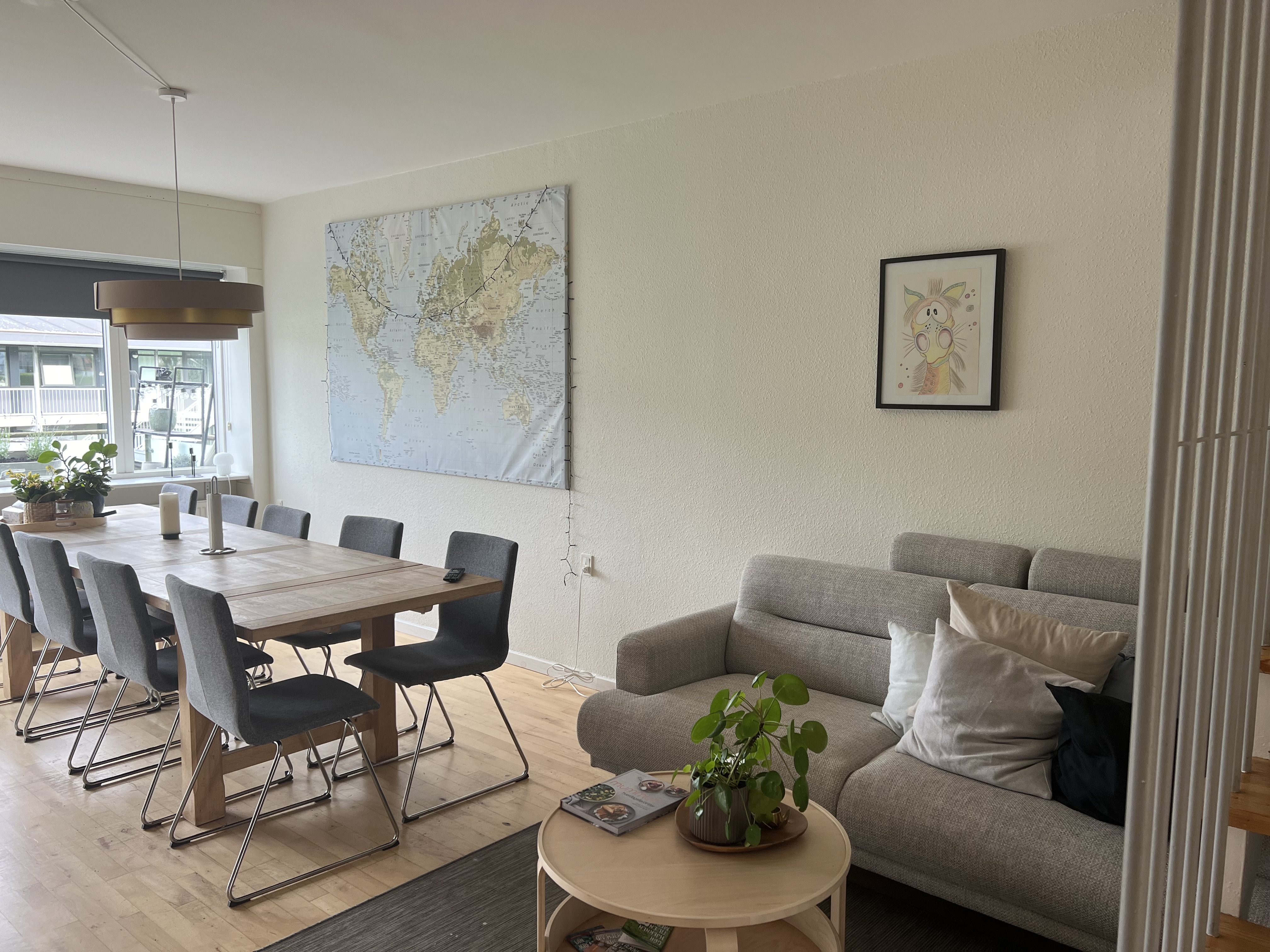 Golfparken Fællesstue med sofagruppe og spisebord