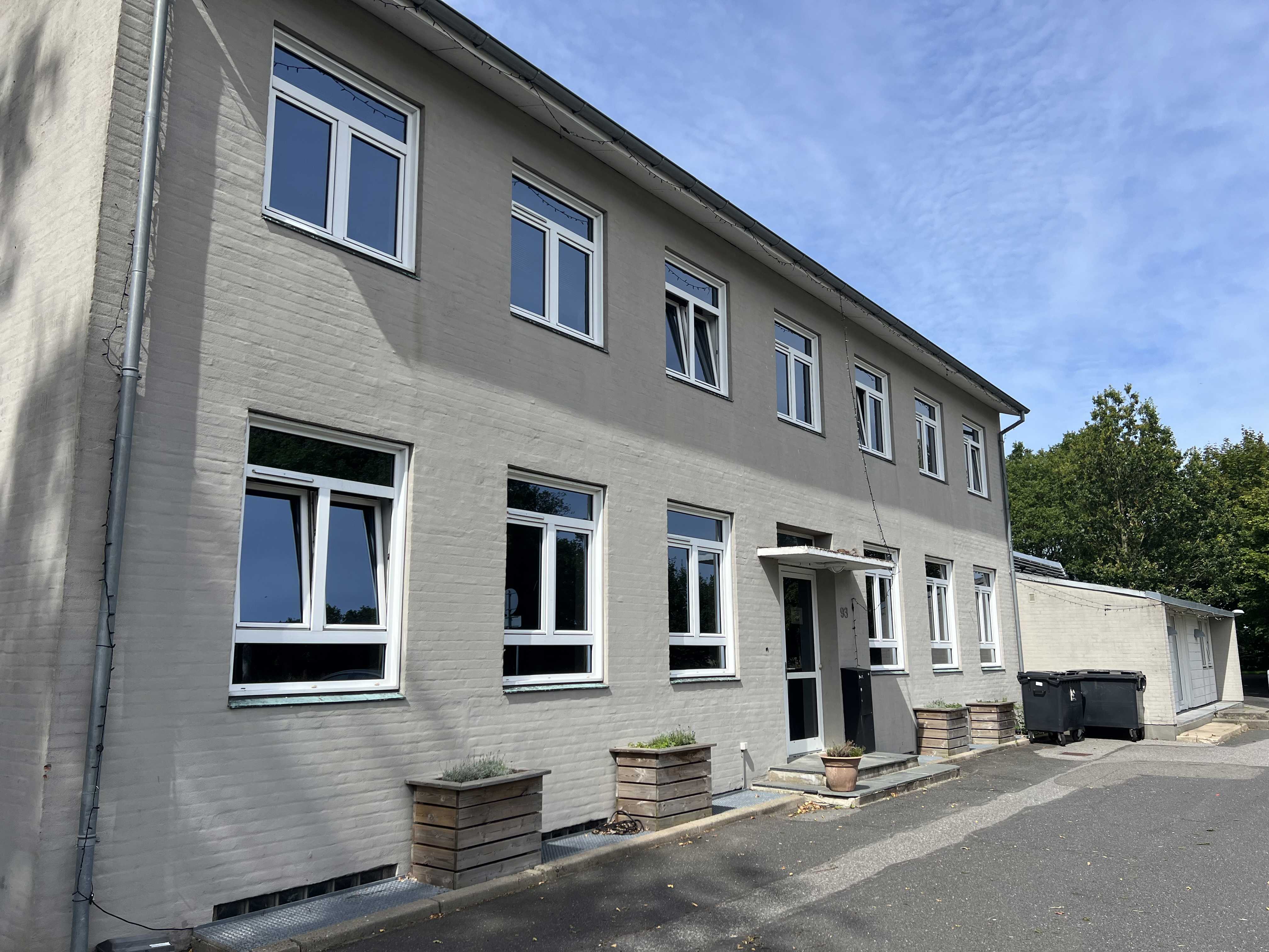 Engen Udefra - hovedindgang