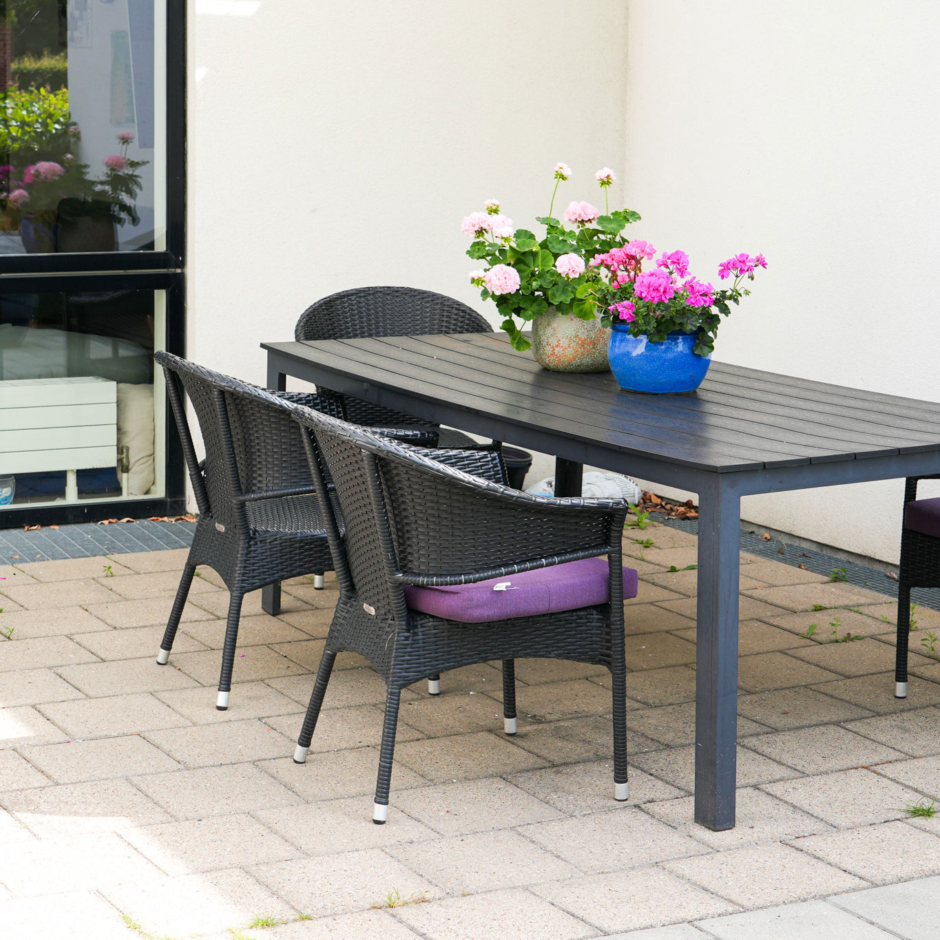 Terrasse med møbler