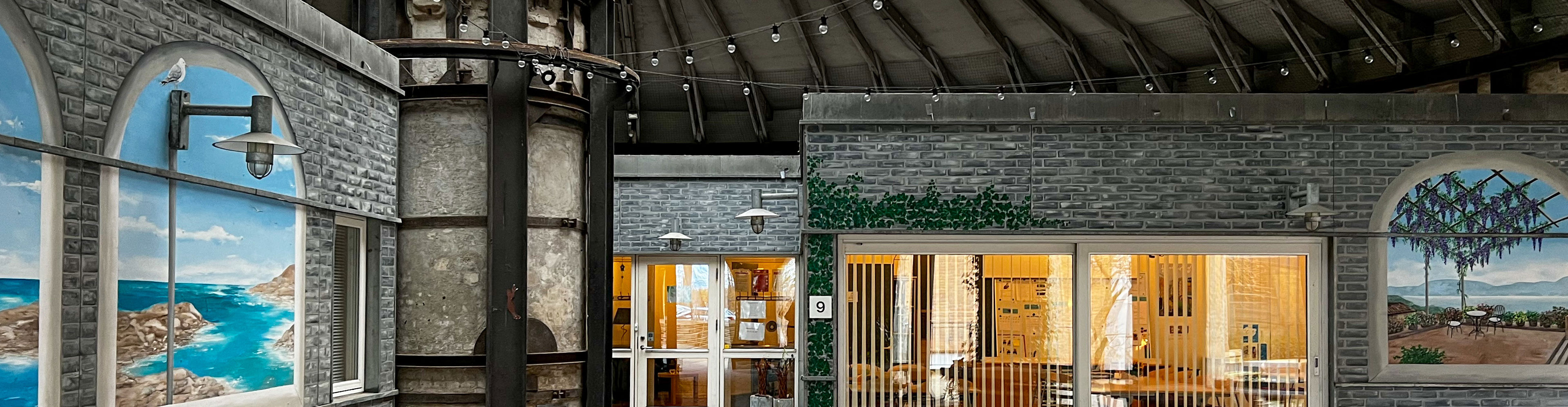 Murerne med malerier på Henning Smiths vej