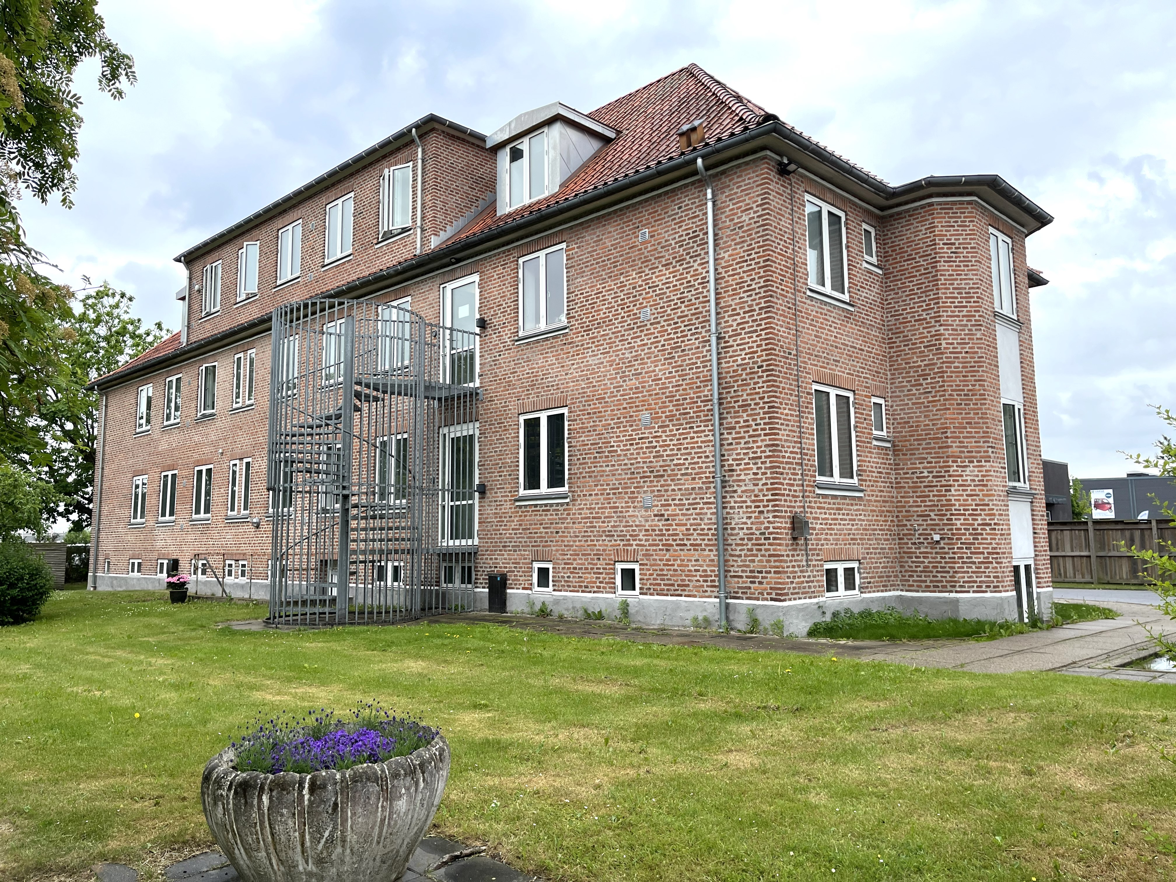 Litvadhus Set Fra Haven