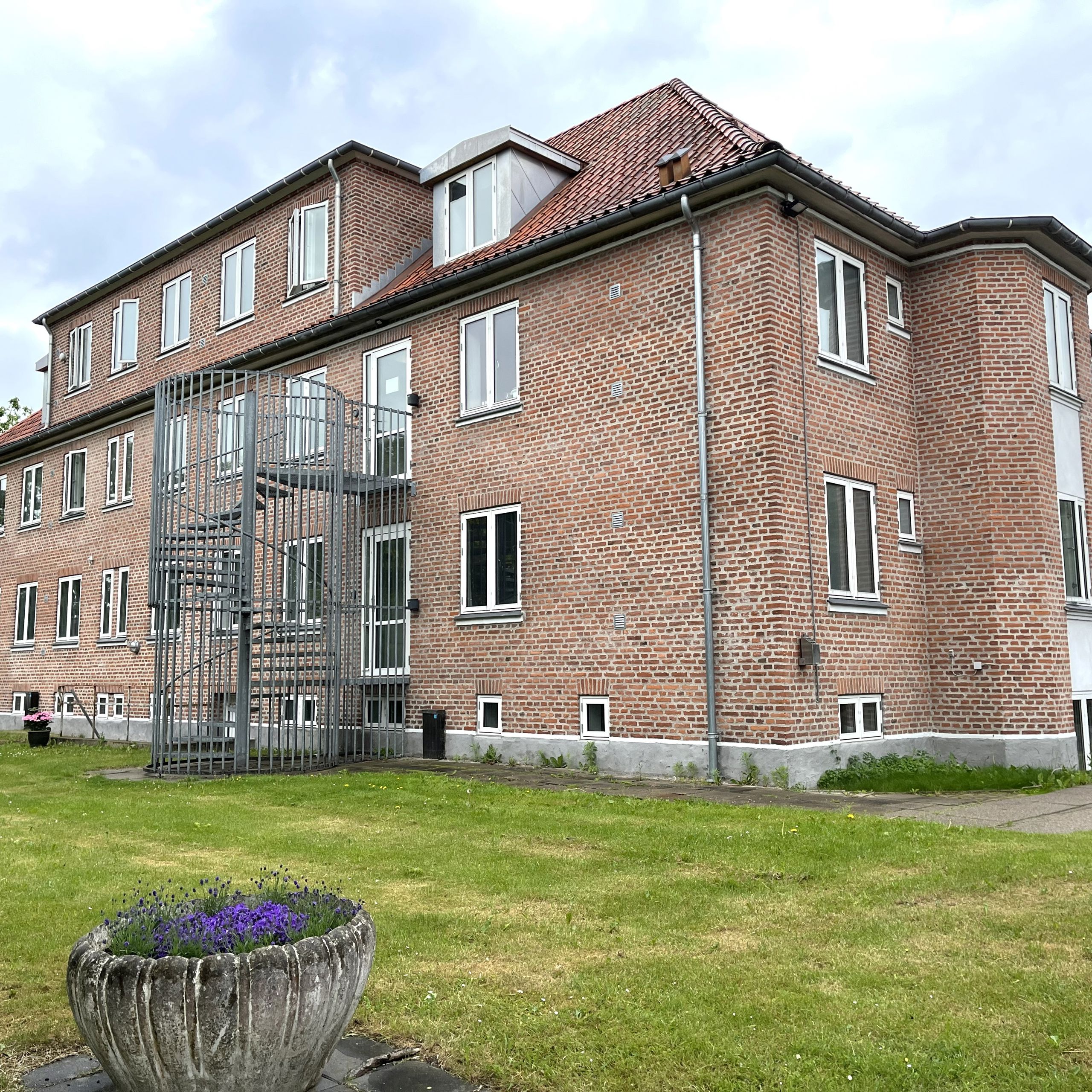 Litvadhus Set Fra Haven