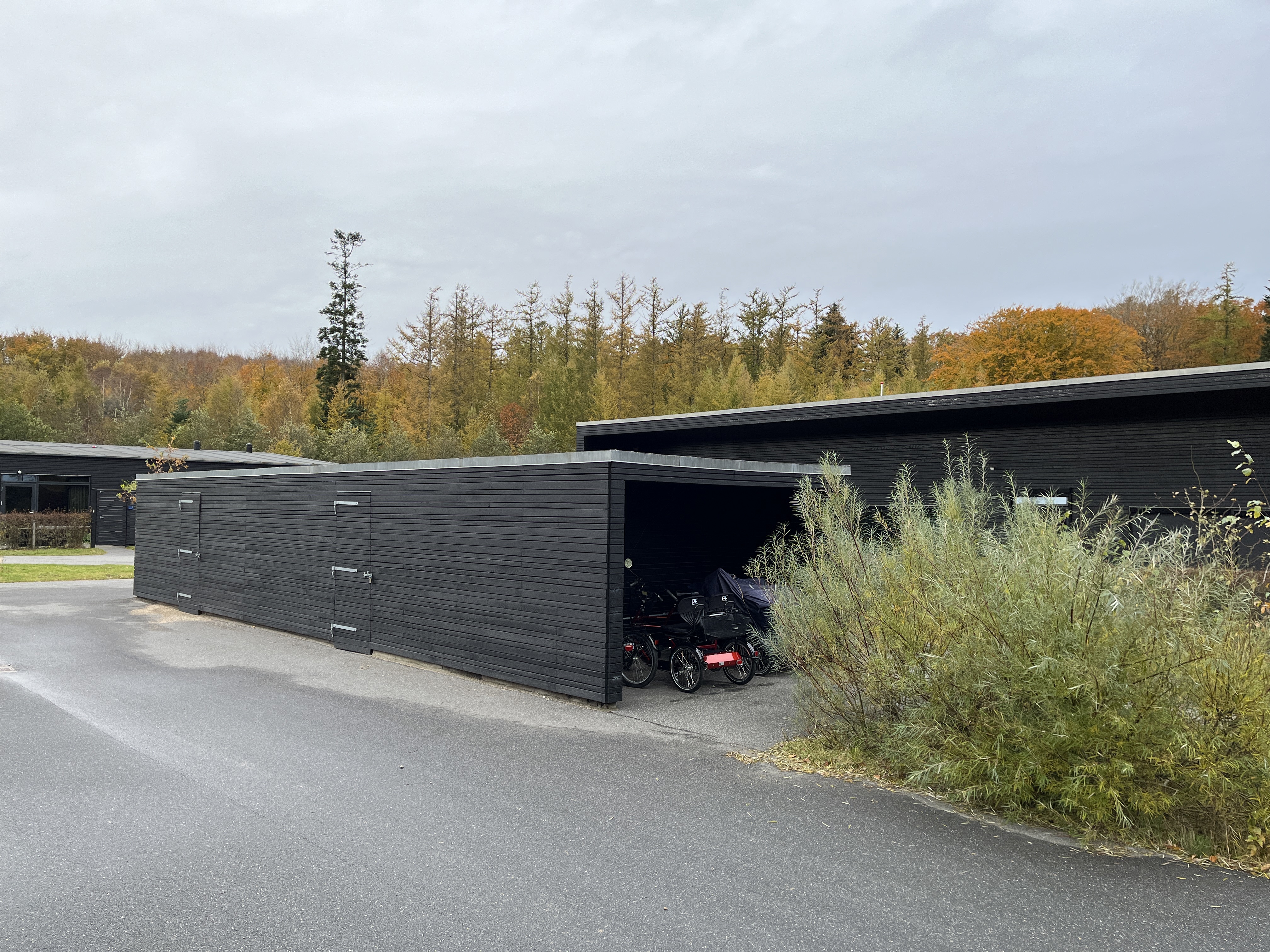 Gennem Bakkerne skur