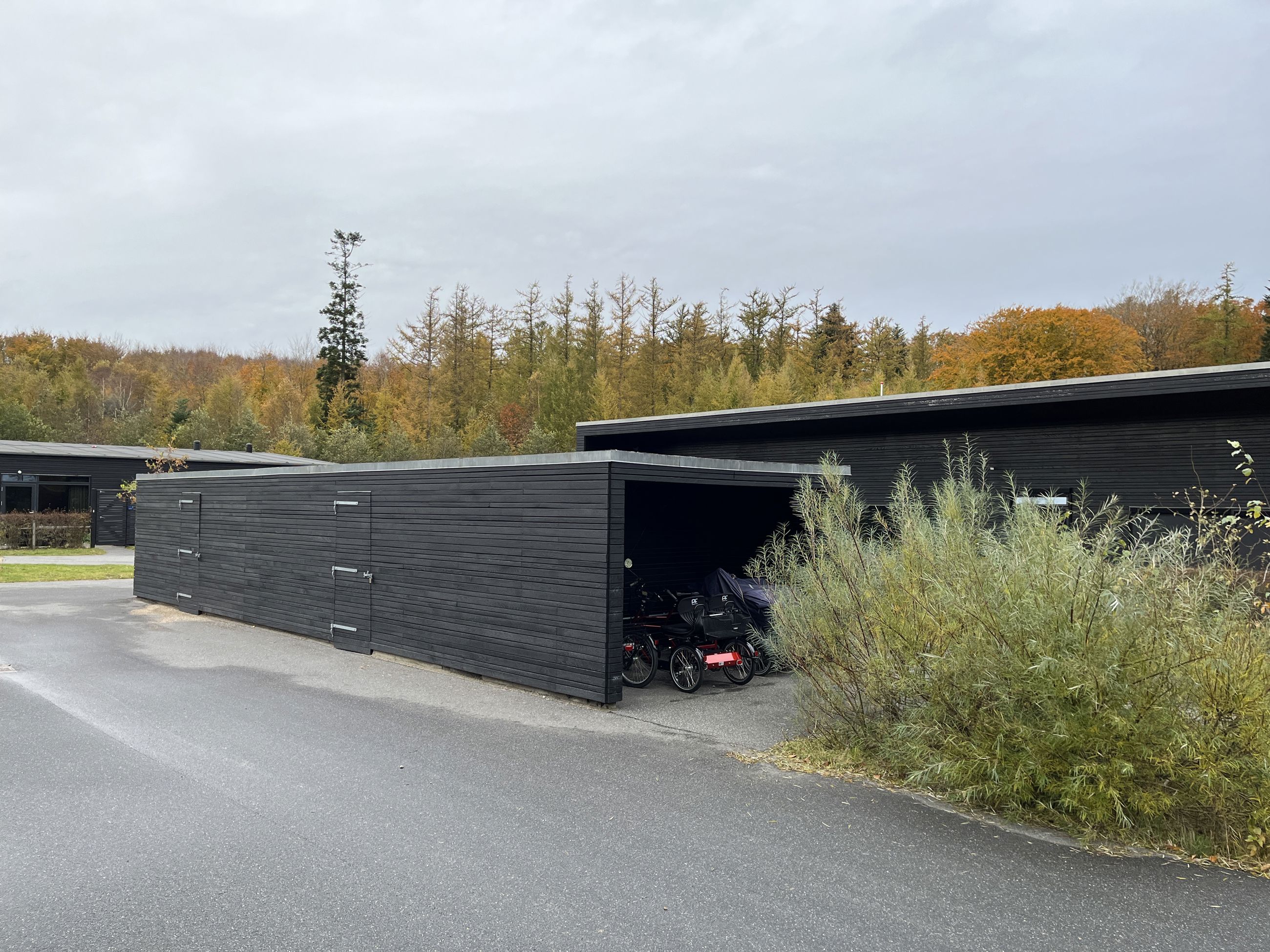 Gennem Bakkerne skur