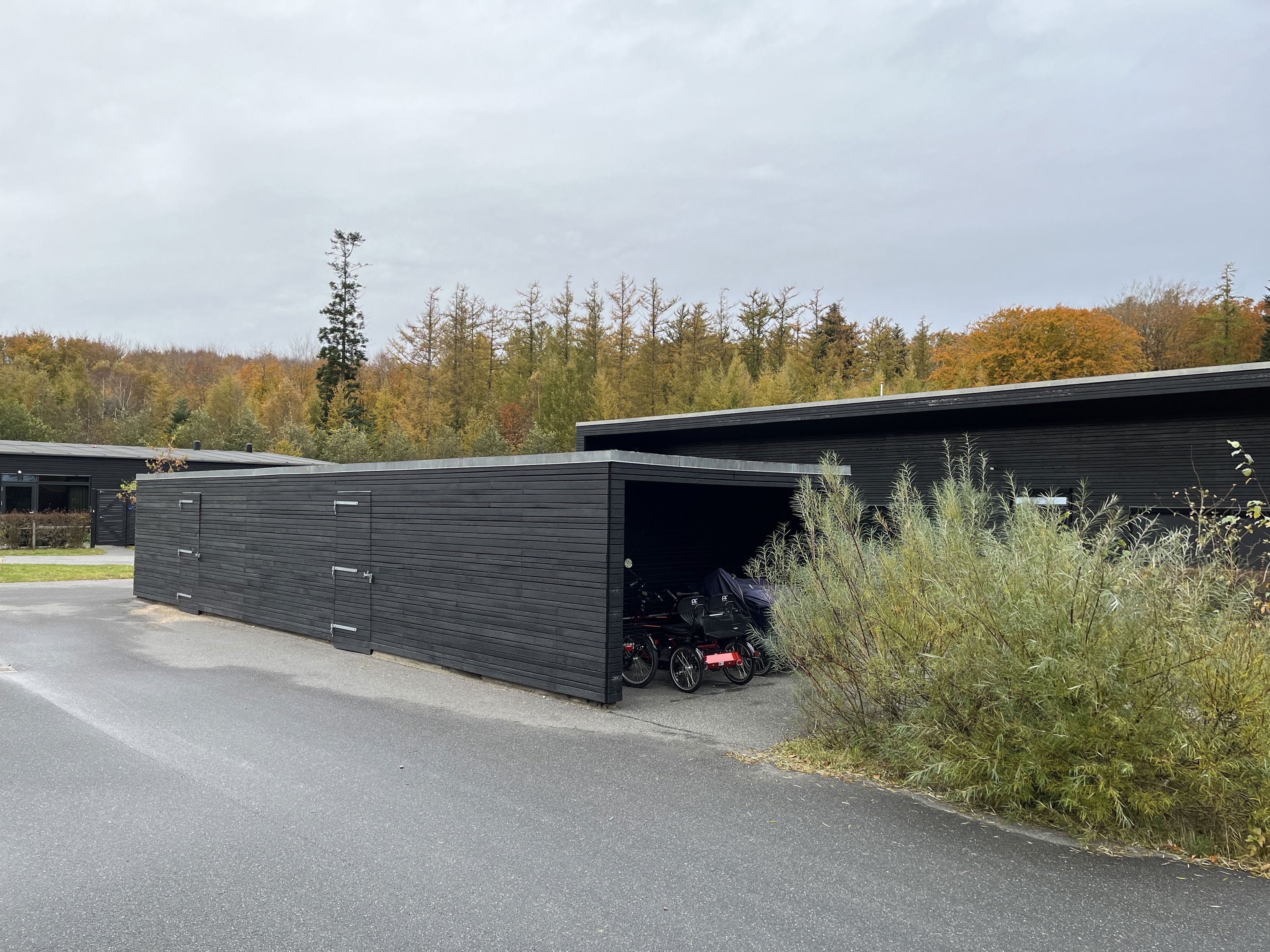 Gennem Bakkerne skur